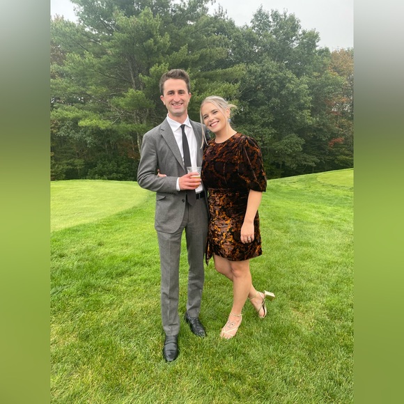 Meet your Posher, Emily - Picture 1 of 3